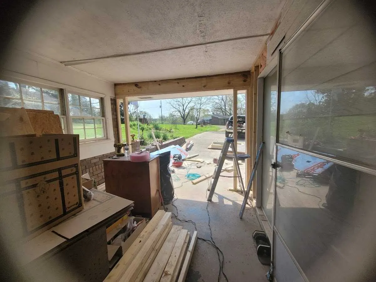 Air movers and dehumidifier for Water Mitigation Services in Groveport